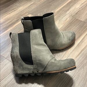 Women's Gray Ankle Boots